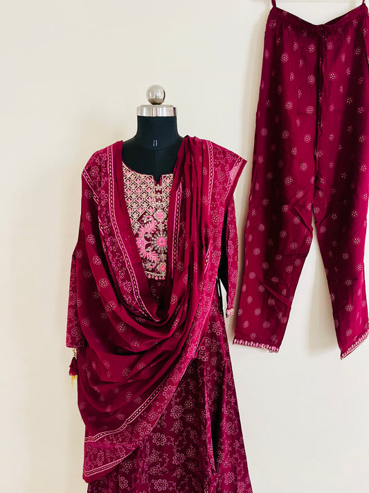Red Cotton Printed Kurta Set With Dupatta by Indian Wear with Cotton, Ethnic Wear, Kurta Pant Sets, Kurta Set with Dupattas, Natural, Prints, Red, Regular Fit, Womenswear at Kamakhyaa for sustainable fashion