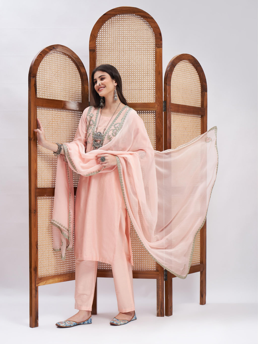 Iqraar Kurta Set by RoohbyRidhimaa with Large, Medium, Small, X-Large, X-Small at Kamakhyaa for sustainable fashion