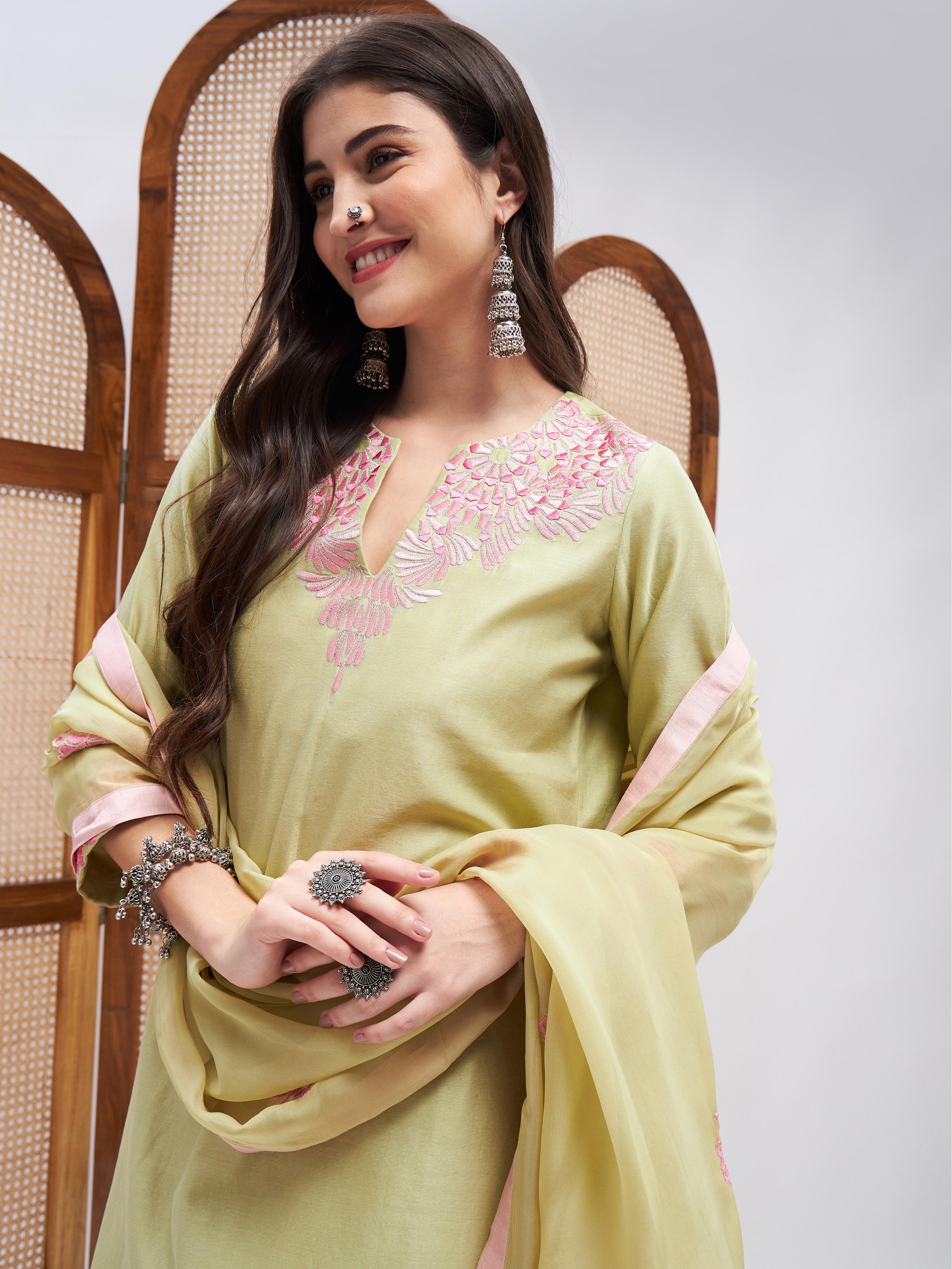 Amal Kurta Set by RoohbyRidhimaa with Large, Medium, Small, X-Large, X-Small at Kamakhyaa for sustainable fashion