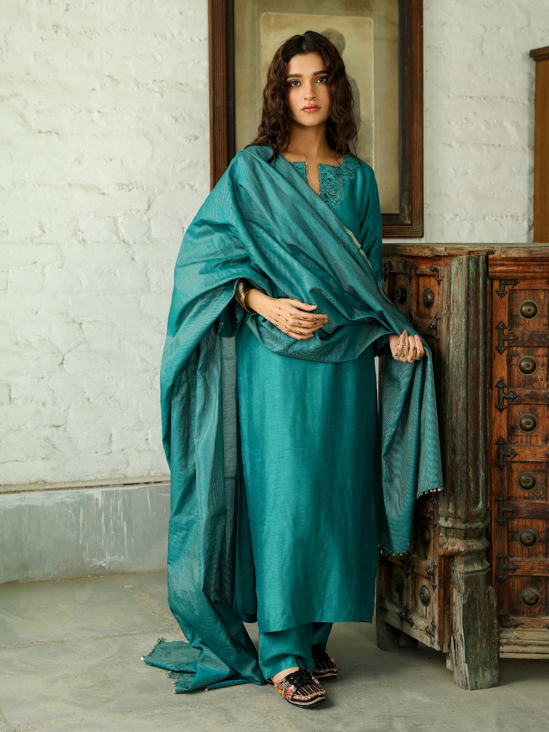 Nusrat Kurta Set by RoohbyRidhimaa with Large, Medium, Small, X-Large, X-Small at Kamakhyaa for sustainable fashion