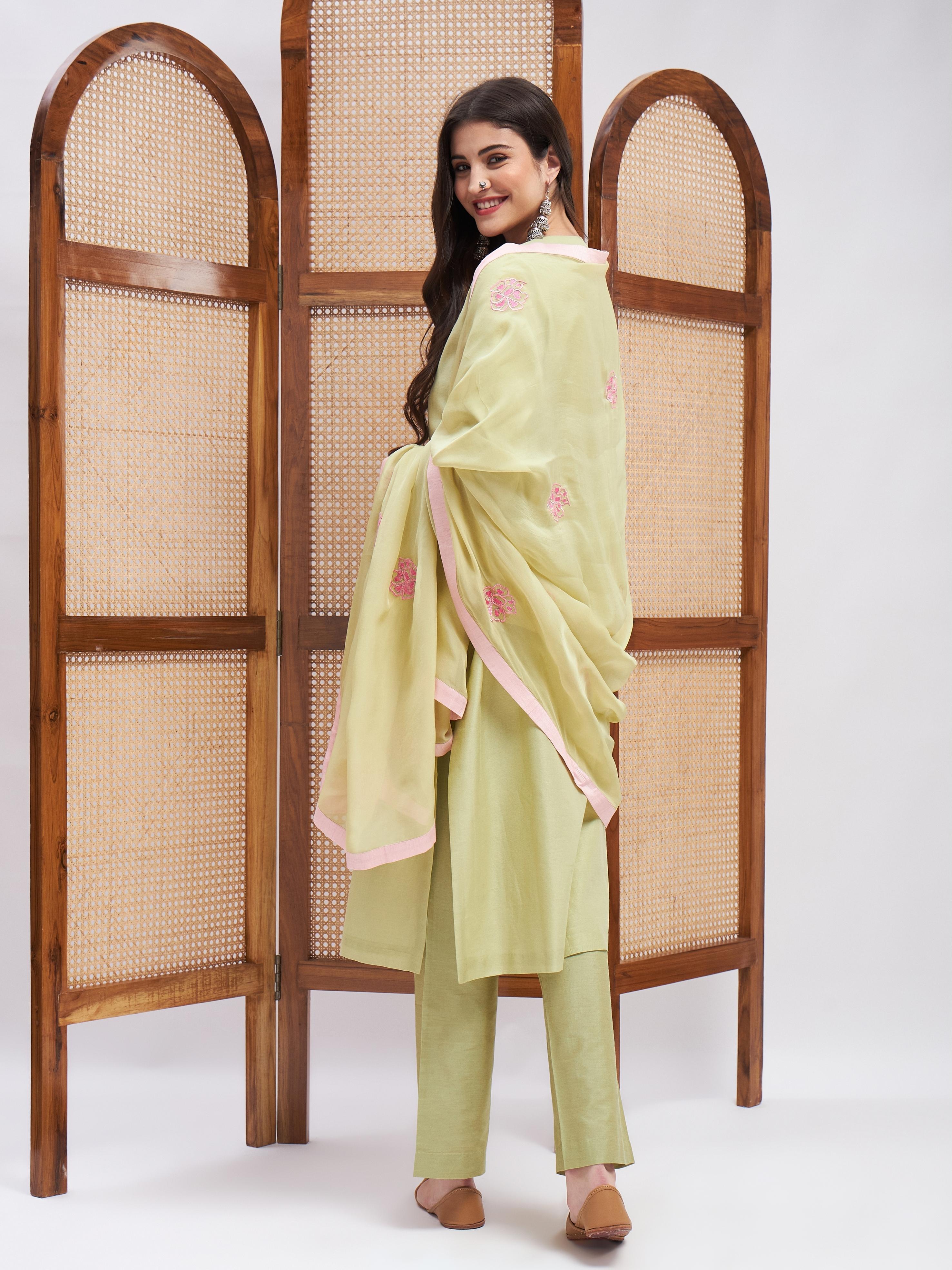 Amal Kurta Set by RoohbyRidhimaa with Large, Medium, Small, X-Large, X-Small at Kamakhyaa for sustainable fashion