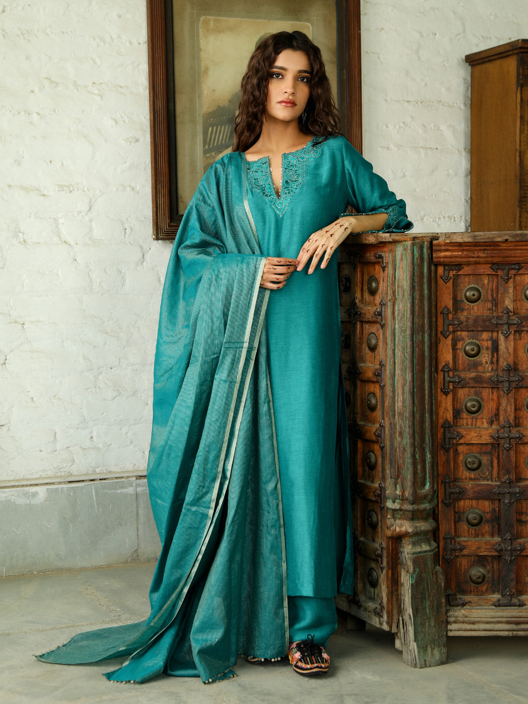 Nusrat Kurta Set by RoohbyRidhimaa with Large, Medium, Small, X-Large, X-Small at Kamakhyaa for sustainable fashion