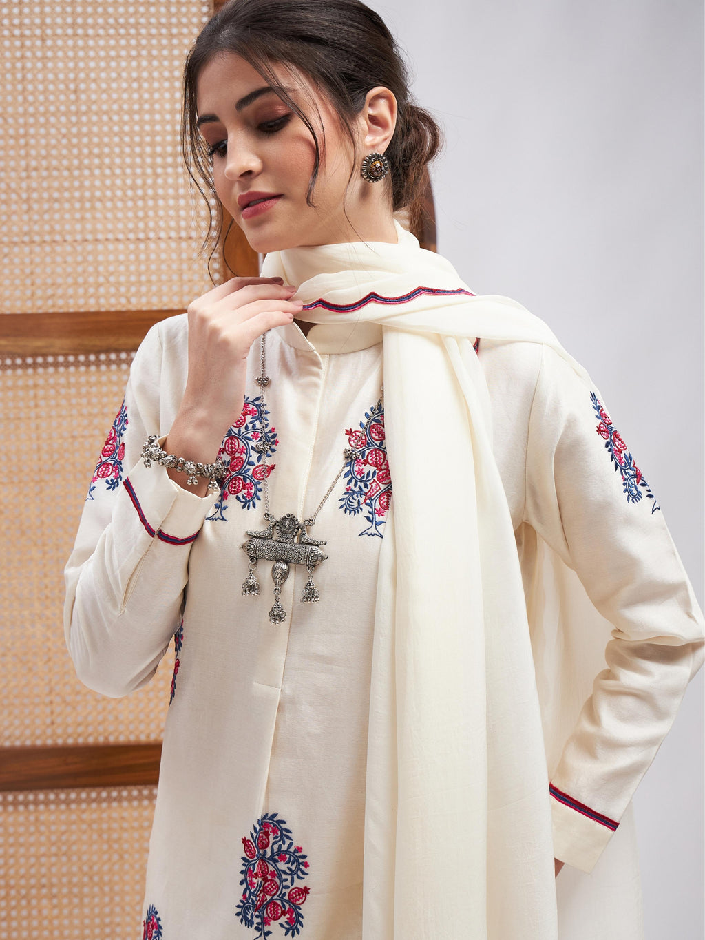 Sarang Kurta Set by RoohbyRidhimaa with at Kamakhyaa for sustainable fashion
