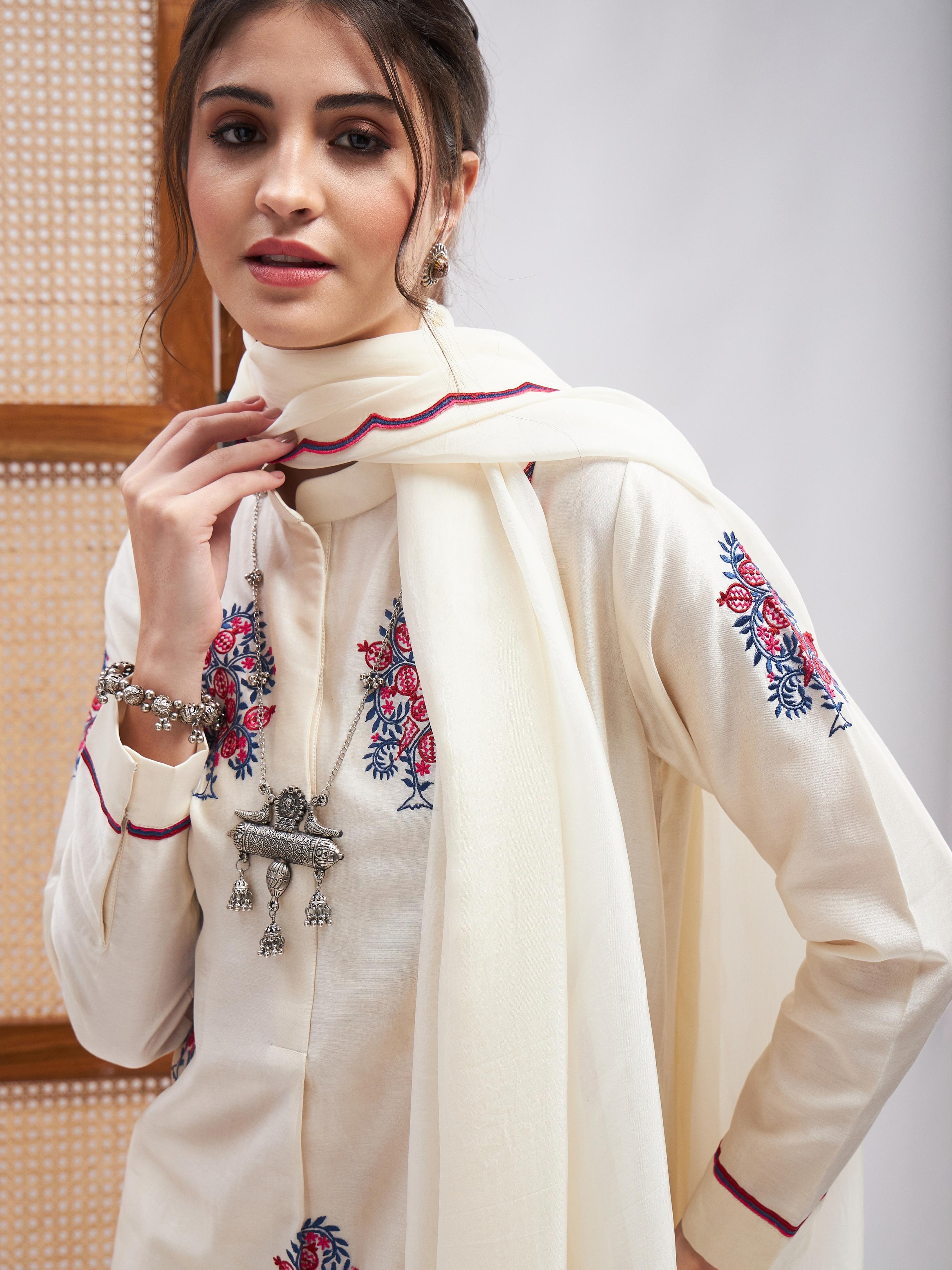 Sarang Kurta Set by RoohbyRidhimaa with at Kamakhyaa for sustainable fashion