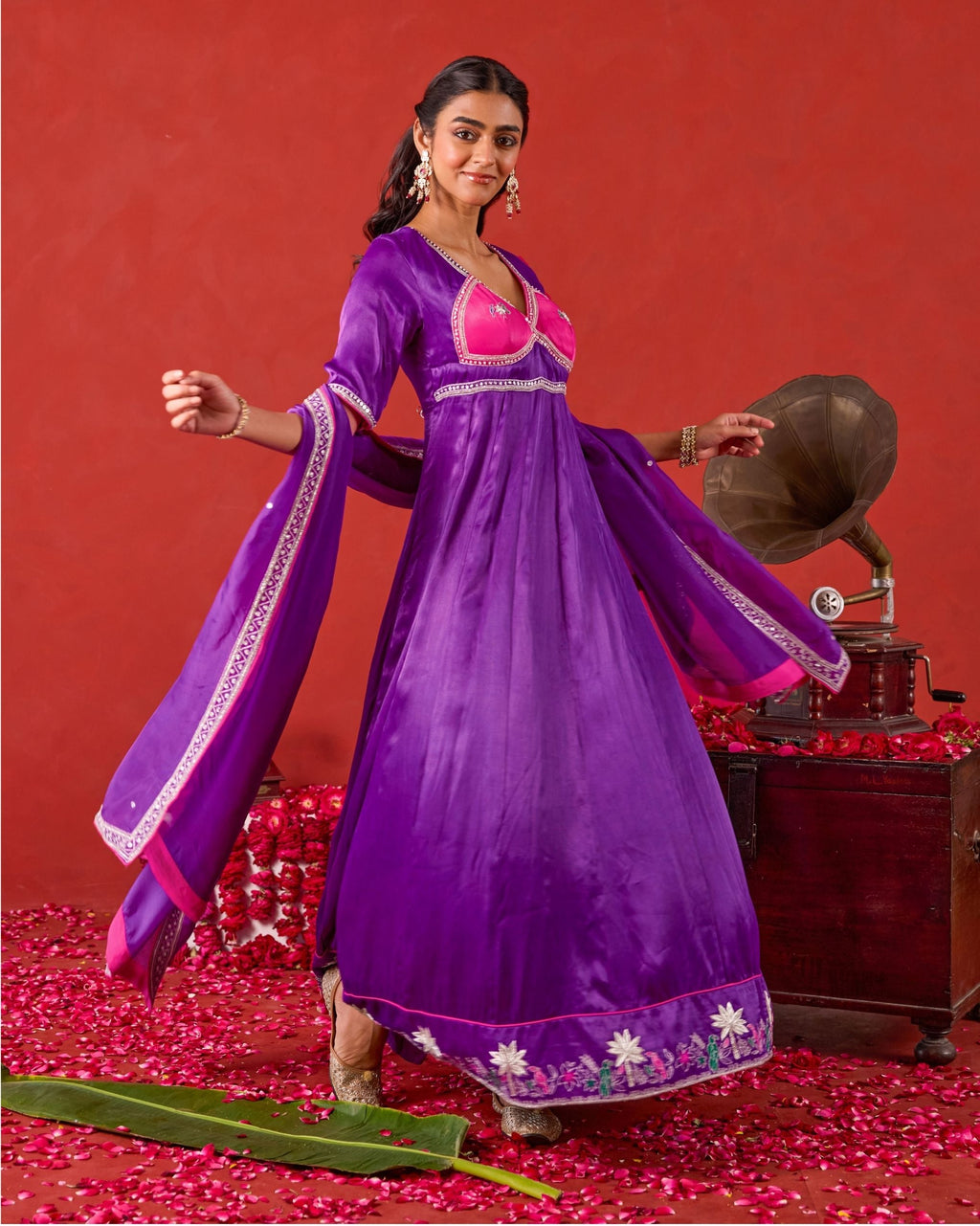 Noorvi kurta set by Taro with Jashn-E-Taro - The Trousseau Edit by Taro at Kamakhyaa India for sustainable fashion