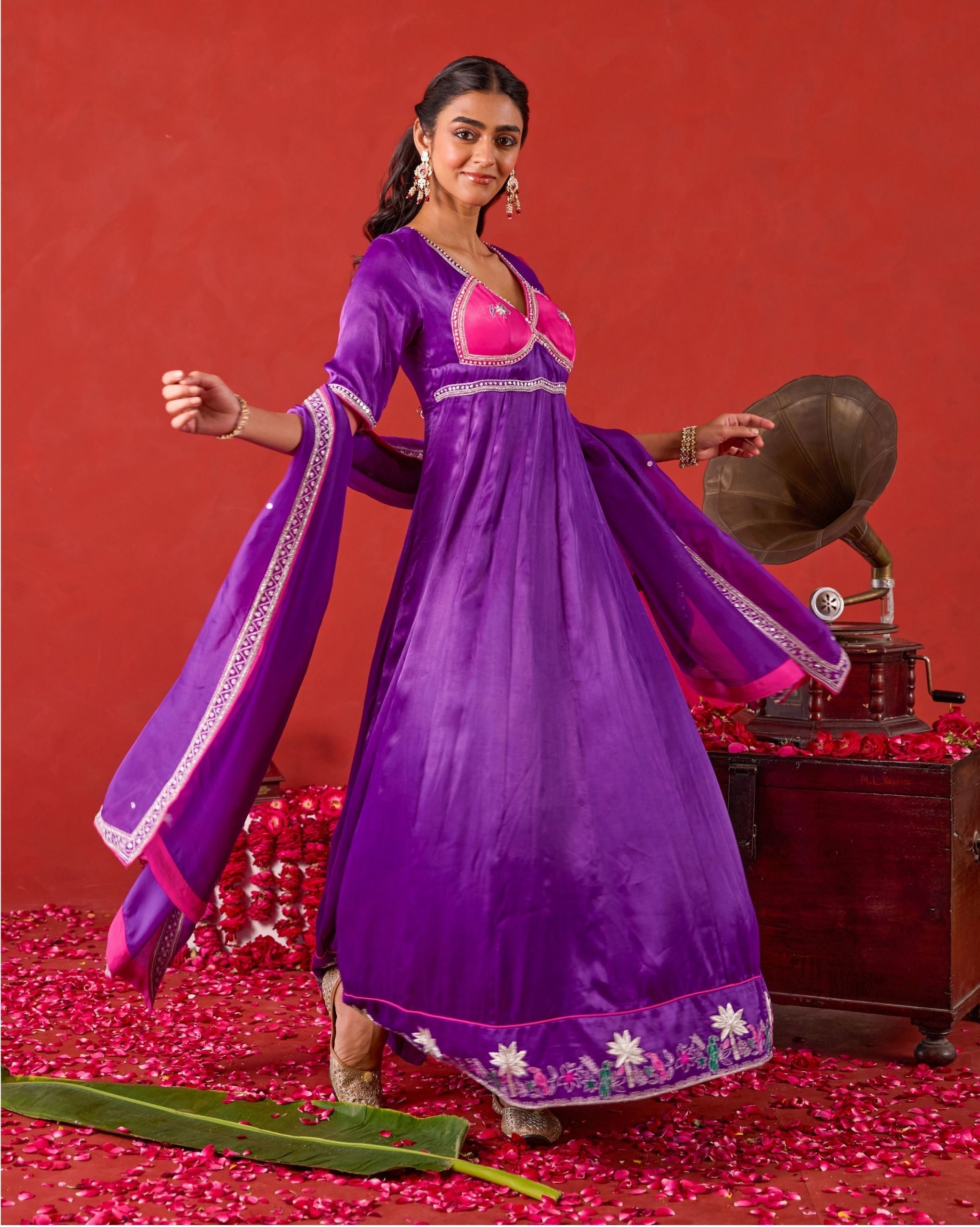Noorvi kurta set by Taro with Jashn-E-Taro - The Trousseau Edit by Taro at Kamakhyaa India for sustainable fashion