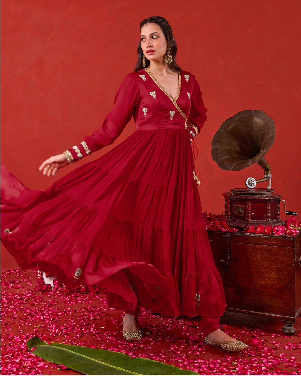 Ruhani Kurta Set by Taro with Jashn-E-Taro - The Trousseau Edit by Taro at Kamakhyaa India for sustainable fashion
