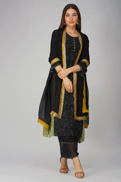 SMALL LEAF PRINT PANELLED KURTA SET by devyanimehrotra.com with at Kamakhyaa for sustainable fashion