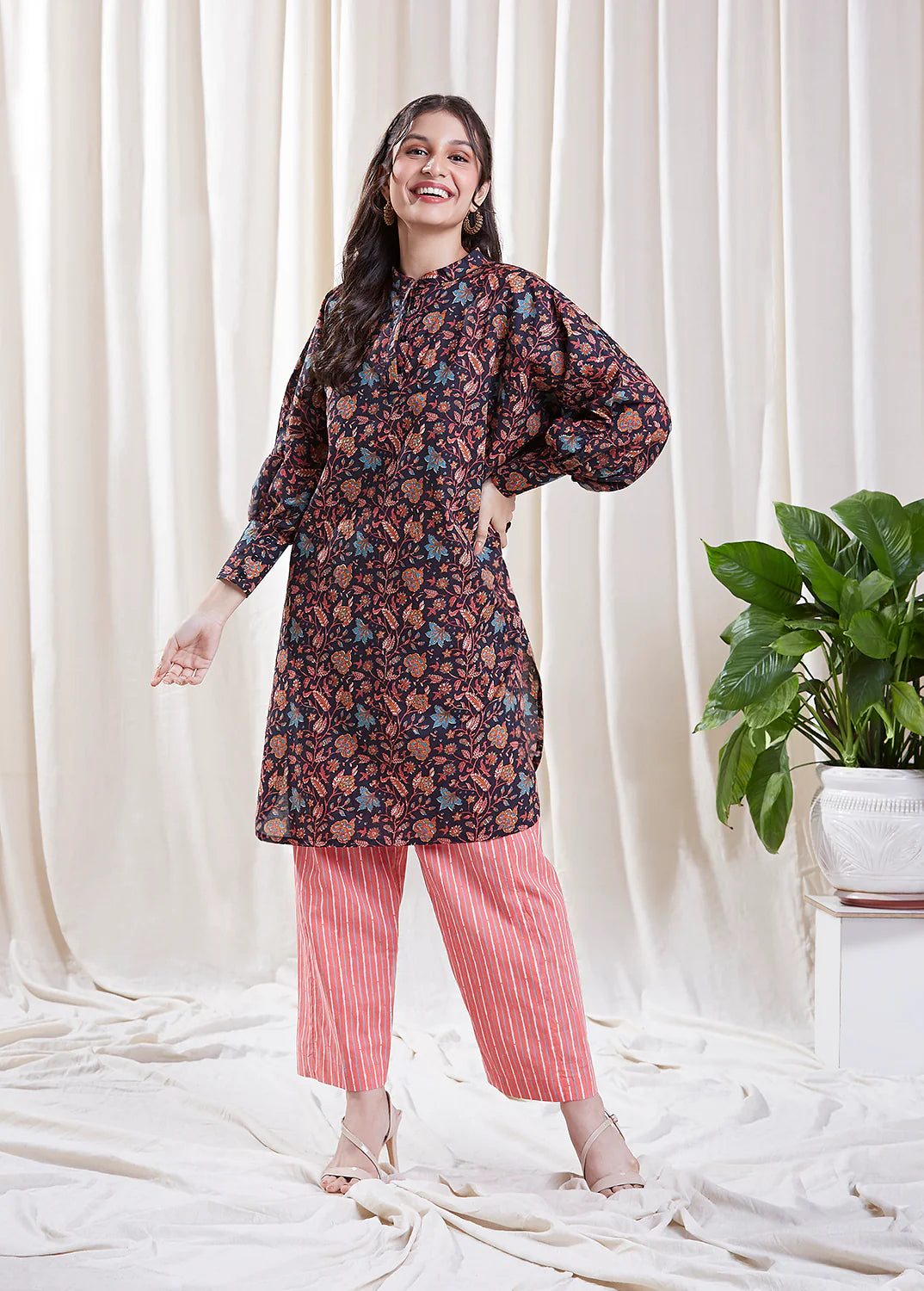 Sana Black Co-Ord Set by Hasttvam with Black, Cotton, Floral, Fusion Wear, Handmade by Artisans, Natural dyes, Relaxed Fit, Respondible production and Vegan at Kamakhyaa for sustainable fashion