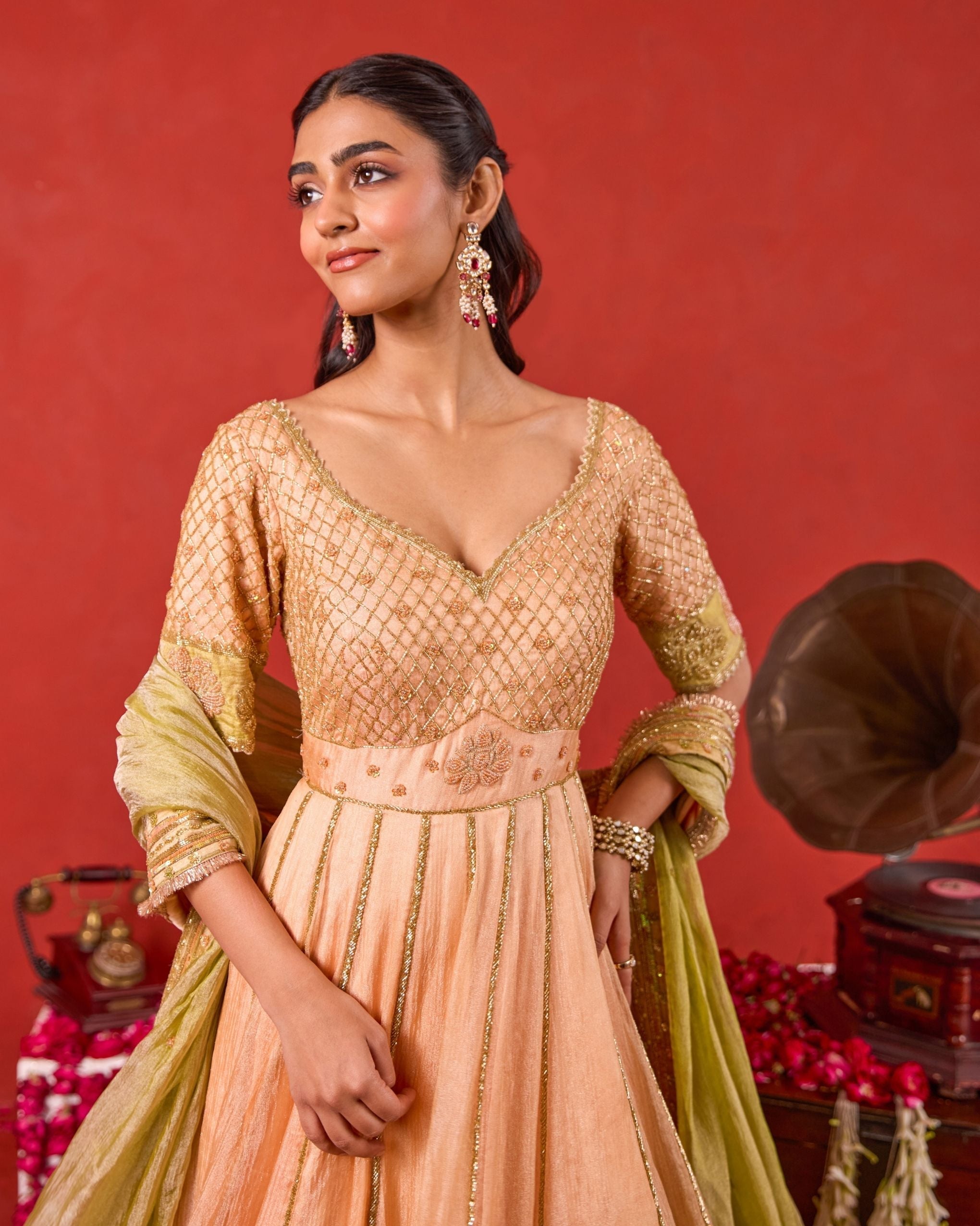 Inaayat Kurta Set by Taro with Jashn-E-Taro - The Trousseau Edit by Taro at Kamakhyaa India for sustainable fashion