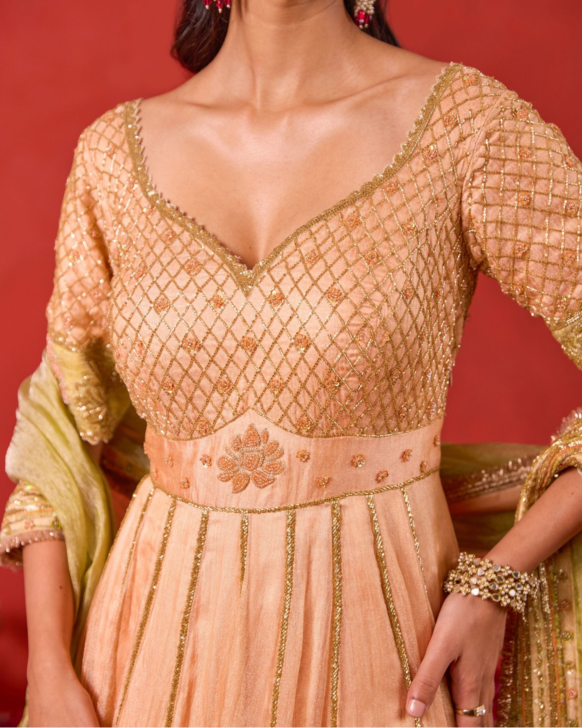 Inaayat Kurta Set by Taro with Jashn-E-Taro - The Trousseau Edit by Taro at Kamakhyaa India for sustainable fashion