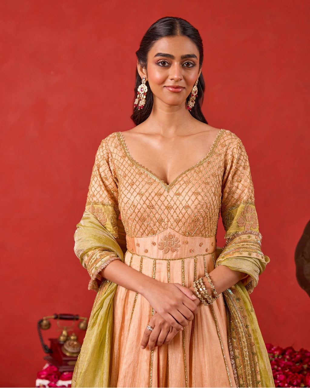 Inaayat Kurta Set by Taro with Jashn-E-Taro - The Trousseau Edit by Taro at Kamakhyaa India for sustainable fashion