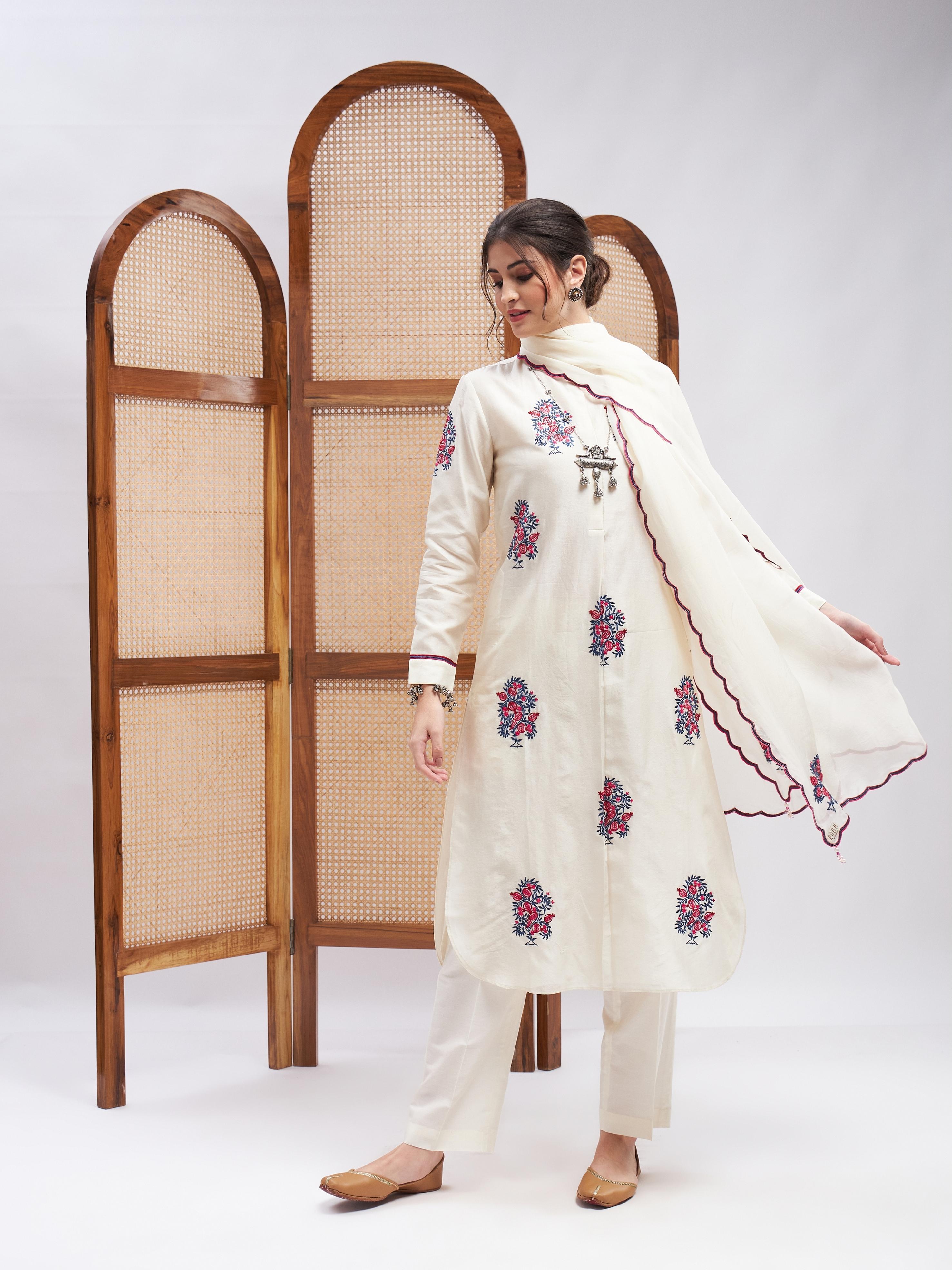 Sarang Kurta Set by RoohbyRidhimaa with at Kamakhyaa for sustainable fashion