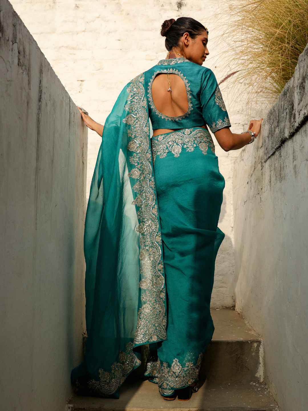 Nawazish Saree Set by RoohbyRidhimaa with Large, Medium, Small, X-Large, X-Small at Kamakhyaa for sustainable fashion