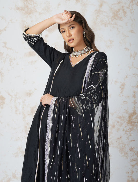 ALINE KURTA WITH SEQUINNED DUPATTA by devyanimehrotra.com with at Kamakhyaa for sustainable fashion