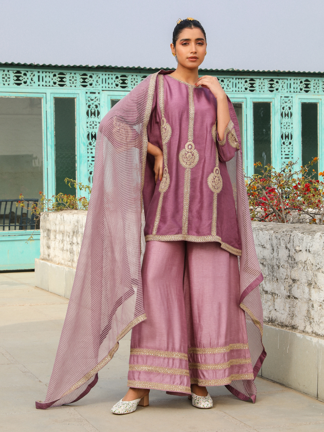 Zainaa Kurta Set by RoohbyRidhimaa with Large, Medium, Small, X-Large, X-Small at Kamakhyaa for sustainable fashion