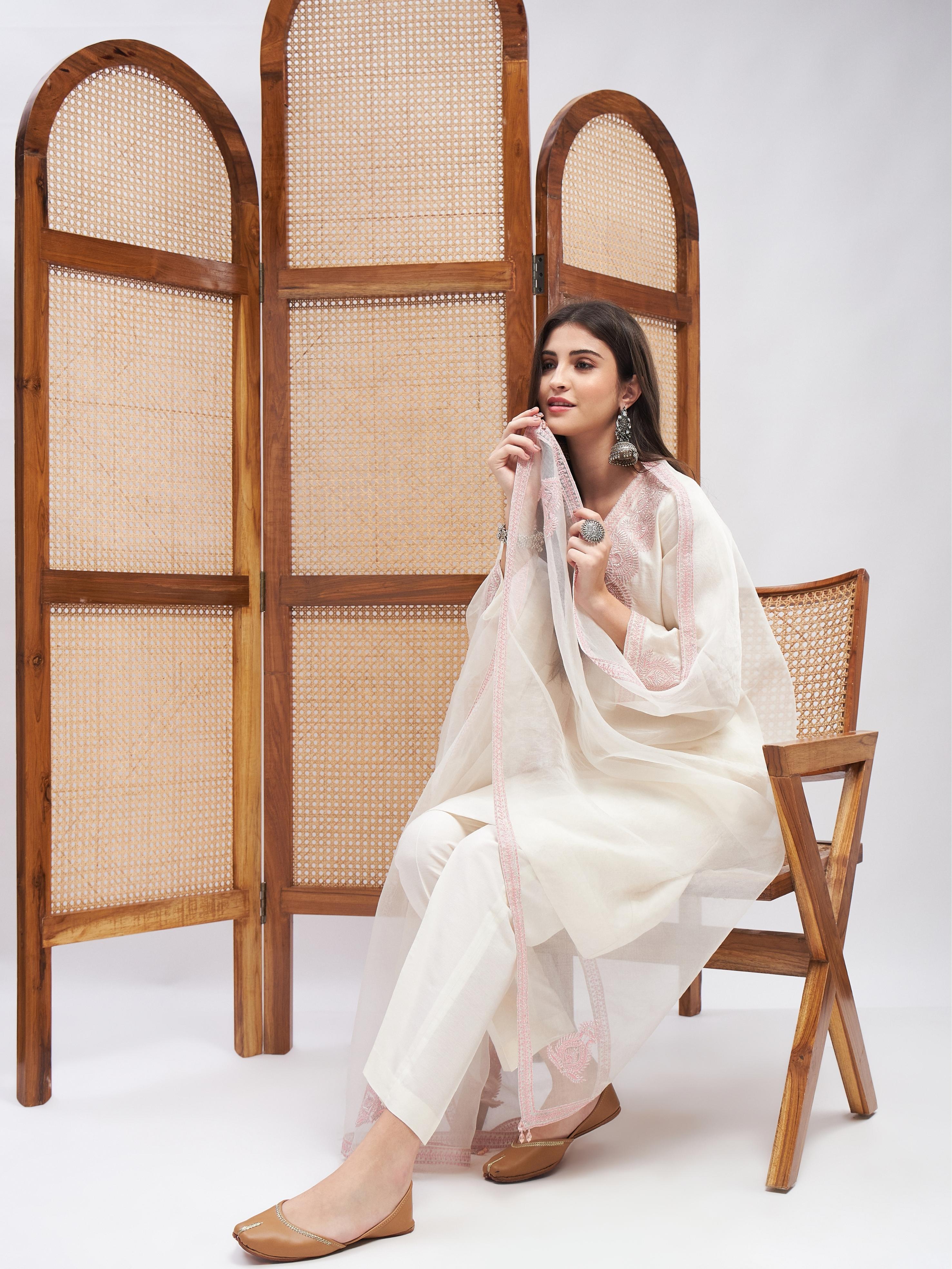 Alfaaz Kurta Set by RoohbyRidhimaa with Large, Medium, Small, X-Large, X-Small at Kamakhyaa for sustainable fashion