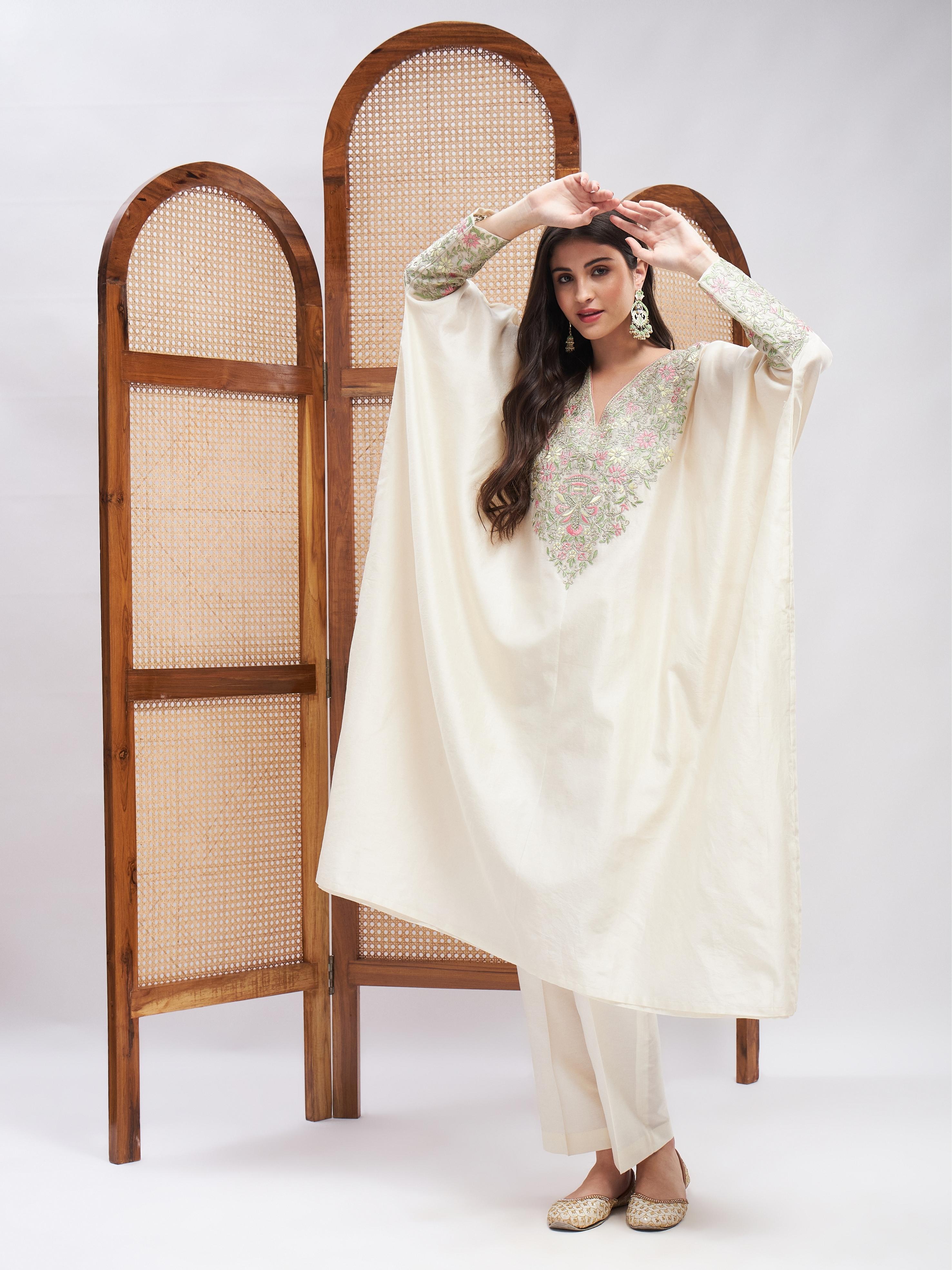 Ruhaniyat Kaftan Kurta Set by RoohbyRidhimaa with Large, Medium, Small, X-Large, X-Small at Kamakhyaa for sustainable fashion