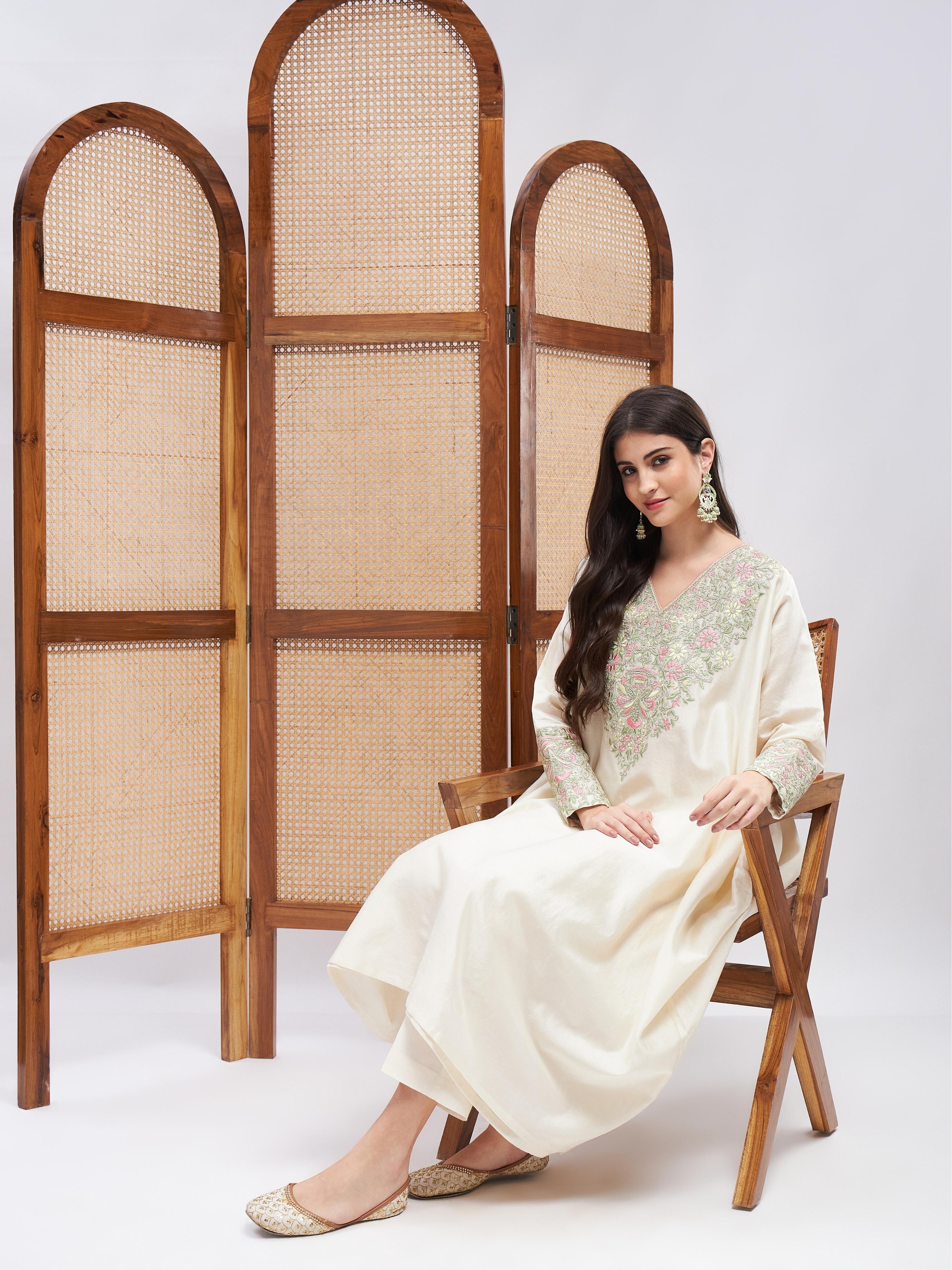 Ruhaniyat Kaftan Kurta Set by RoohbyRidhimaa with Large, Medium, Small, X-Large, X-Small at Kamakhyaa for sustainable fashion