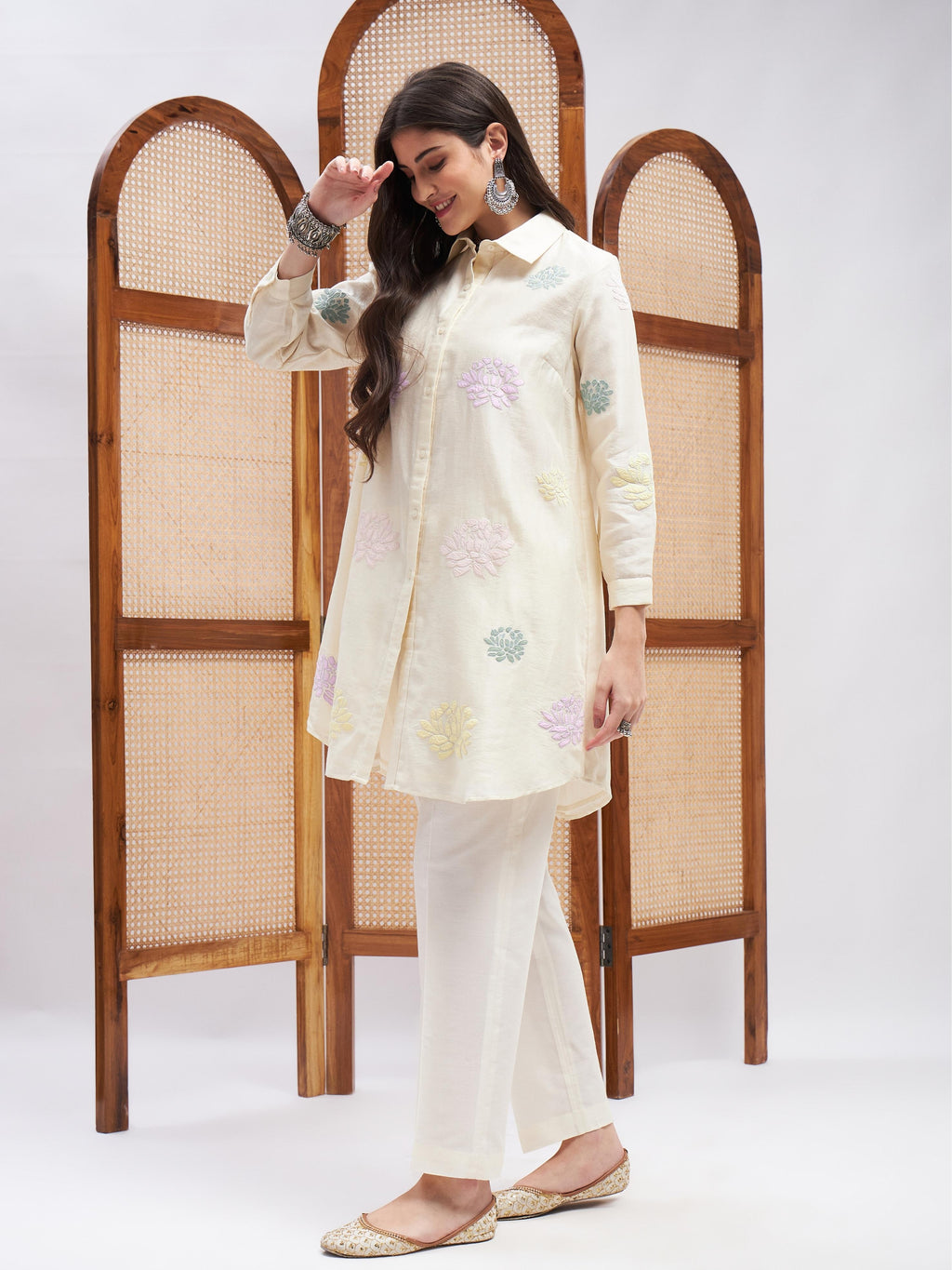 Falsafa Kurta Set by RoohbyRidhimaa with Large, Medium, Small, X-Large, X-Small at Kamakhyaa for sustainable fashion
