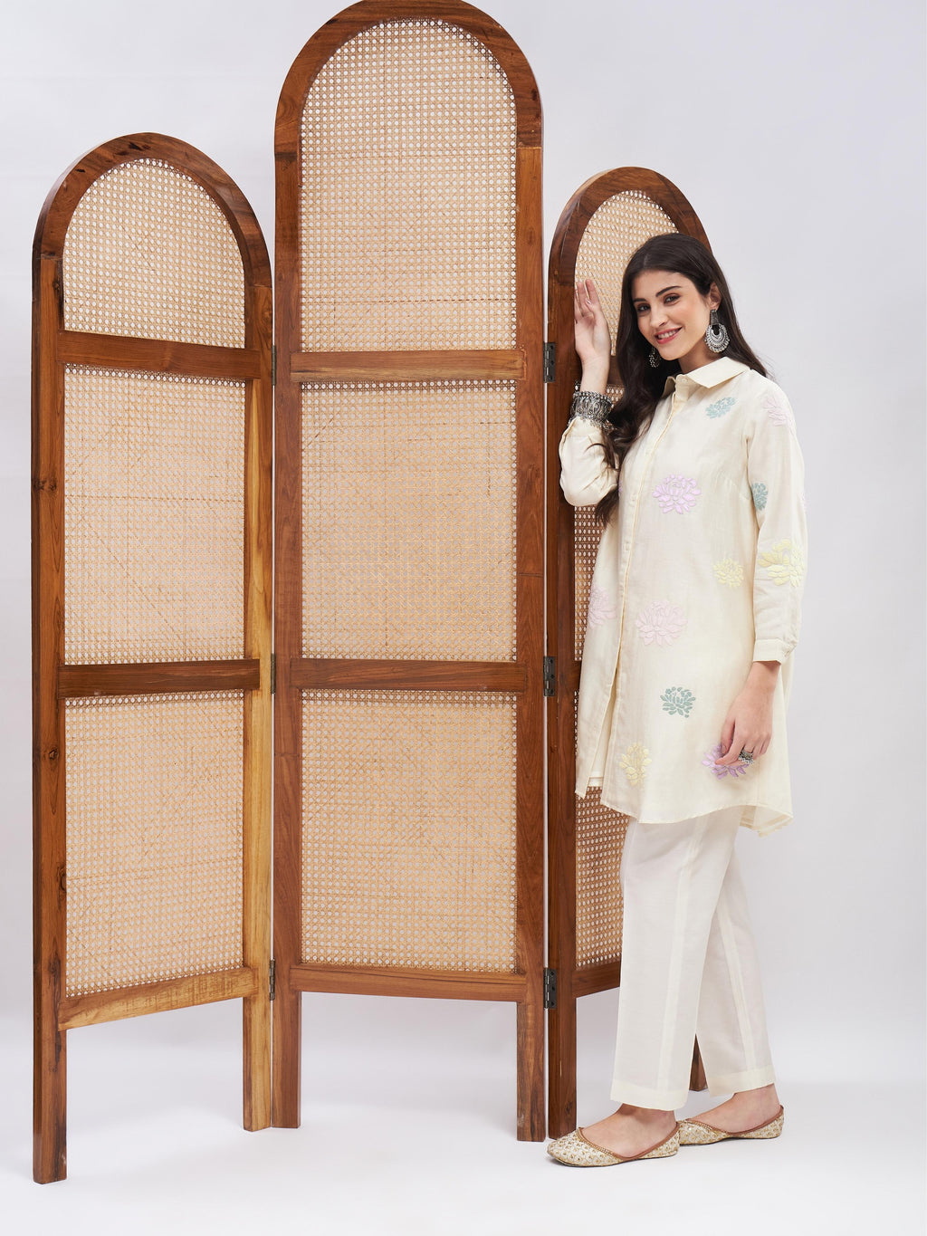 Falsafa Kurta Set by RoohbyRidhimaa with Large, Medium, Small, X-Large, X-Small at Kamakhyaa for sustainable fashion