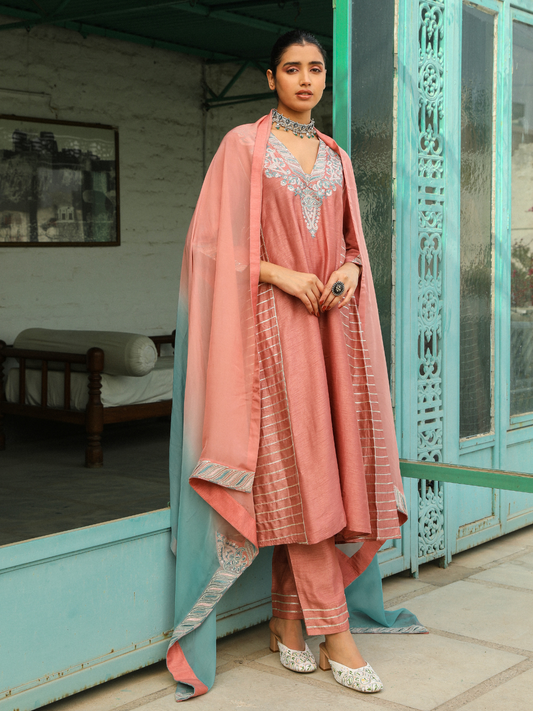 Raheen Kurta Set by RoohbyRidhimaa with Large, Medium, Small, X-Large, X-Small at Kamakhyaa for sustainable fashion