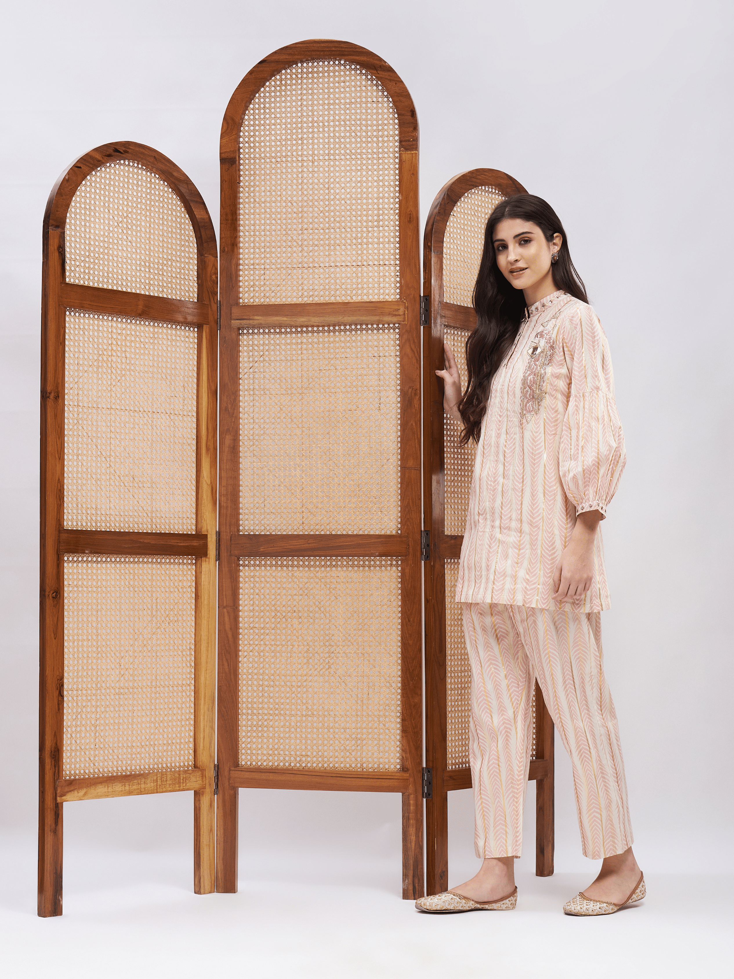 Tabeer Kurta Set by RoohbyRidhimaa with Large, Medium, Small, X-Large, X-Small at Kamakhyaa for sustainable fashion