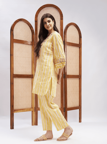 Ruhft Kurta Set by RoohbyRidhimaa with Large, Medium, Small, X-Large, X-Small at Kamakhyaa for sustainable fashion