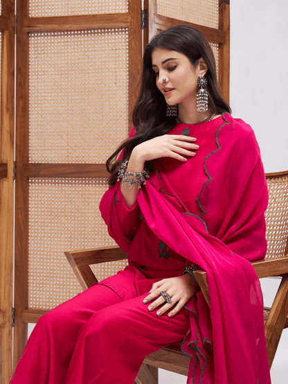 Khwabeeda Kurta Set by RoohbyRidhimaa with Large, Medium, Small, X-Large, X-Small at Kamakhyaa for sustainable fashion