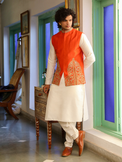 Muktalif Bundi by RoohbyRidhimaa with Aangan By RoohbyRidhimaa at Kamakhyaa for sustainable fashion