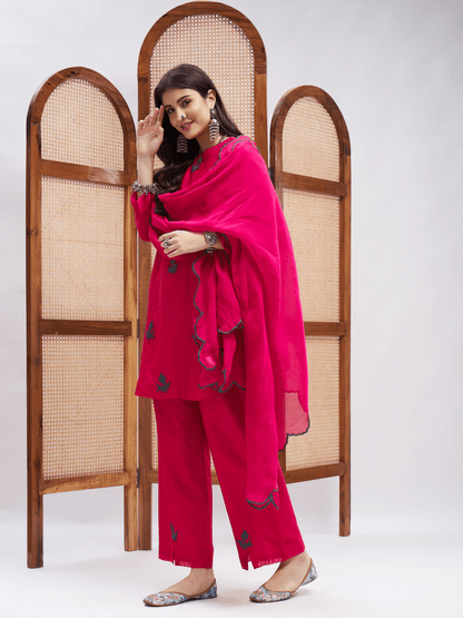 Khwabeeda Kurta Set by RoohbyRidhimaa with Large, Medium, Small, X-Large, X-Small at Kamakhyaa for sustainable fashion