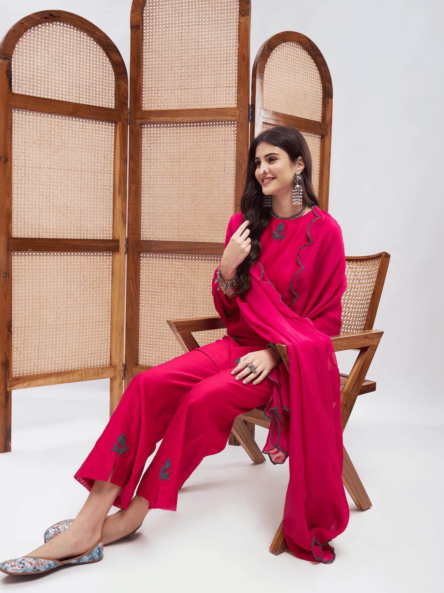 Khwabeeda Kurta Set by RoohbyRidhimaa with Large, Medium, Small, X-Large, X-Small at Kamakhyaa for sustainable fashion