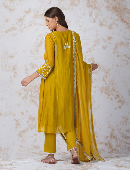 BAROQUE FLOWER MUSTARD KURTA SET by devyanimehrotra.com with at Kamakhyaa for sustainable fashion