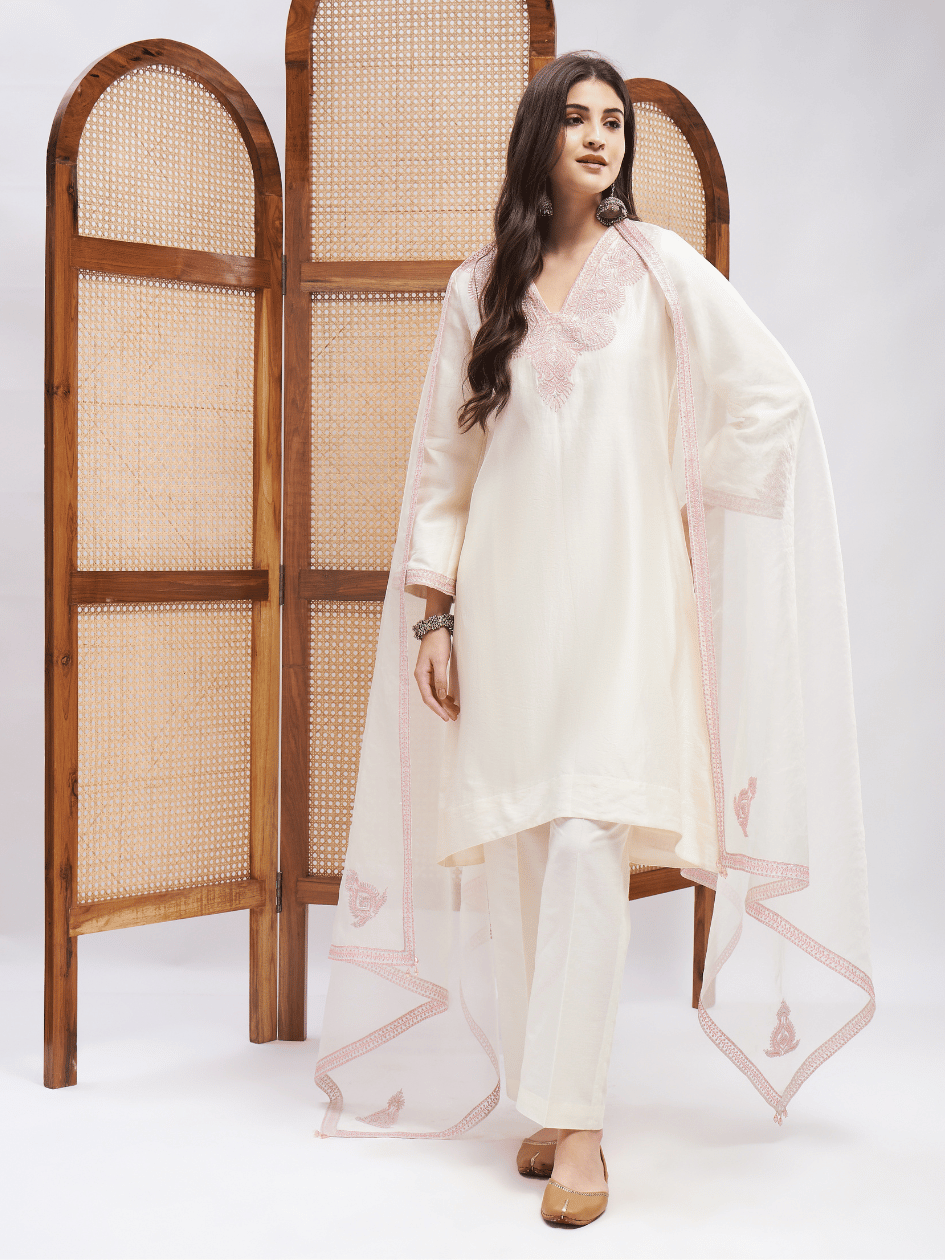 Alfaaz Kurta Set by RoohbyRidhimaa with Large, Medium, Small, X-Large, X-Small at Kamakhyaa for sustainable fashion