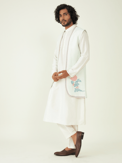 Riwaaj Bundi by RoohbyRidhimaa with Qala By RoohbyRidhimaa at Kamakhyaa for sustainable fashion