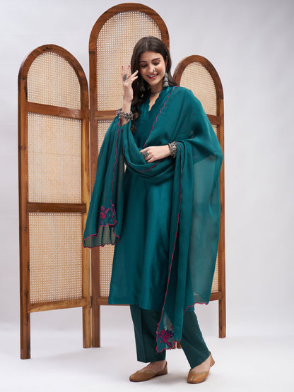 Resham Kurta Set by RoohbyRidhimaa with Large, Medium, Small, X-Large, X-Small at Kamakhyaa for sustainable fashion