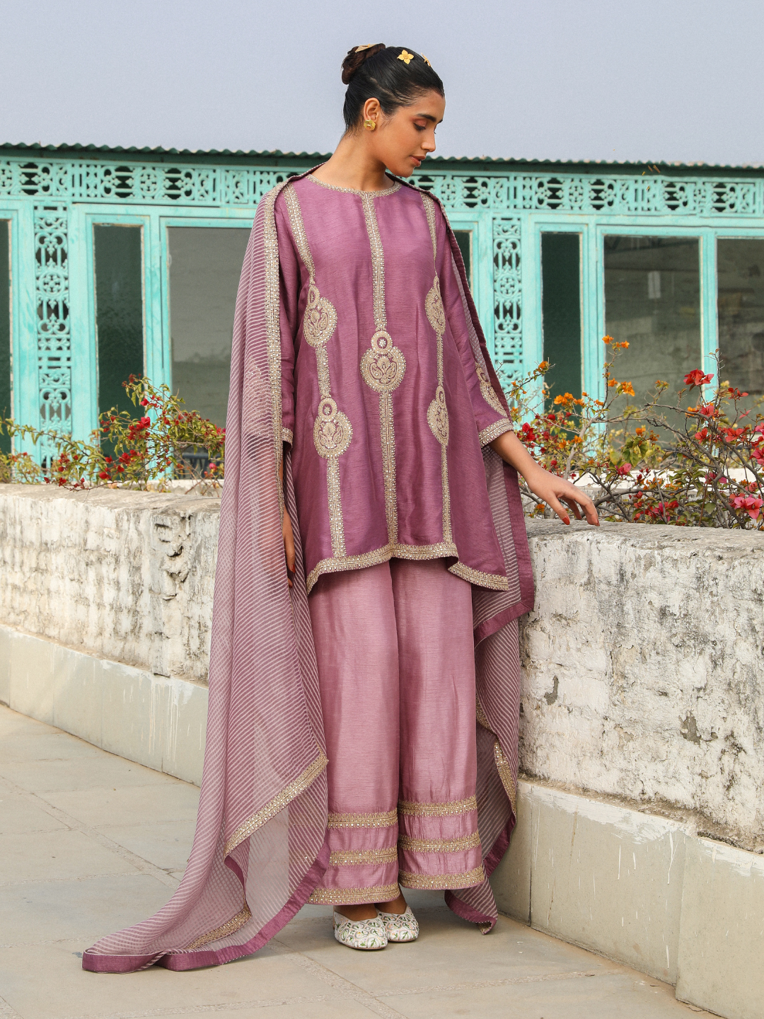 Zainaa Kurta Set by RoohbyRidhimaa with Large, Medium, Small, X-Large, X-Small at Kamakhyaa for sustainable fashion