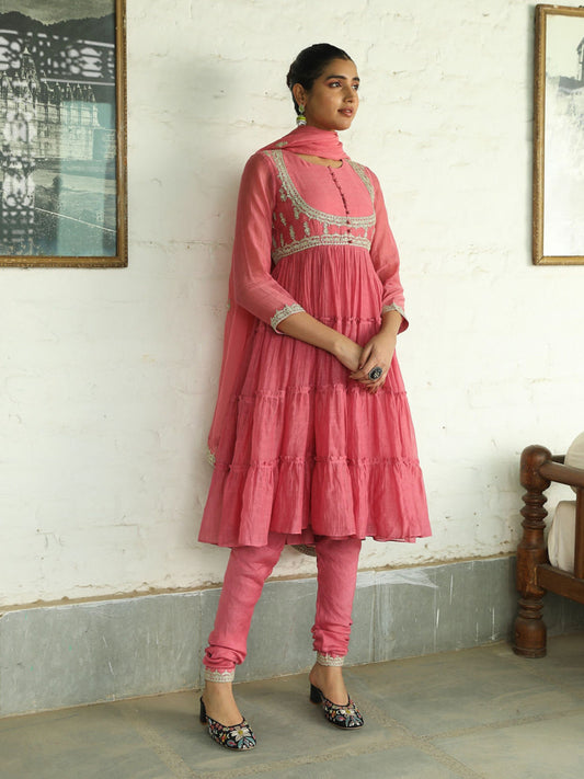 Vardaah Kurta Set by RoohbyRidhimaa with Large, Medium, Small, X-Large, X-Small at Kamakhyaa for sustainable fashion