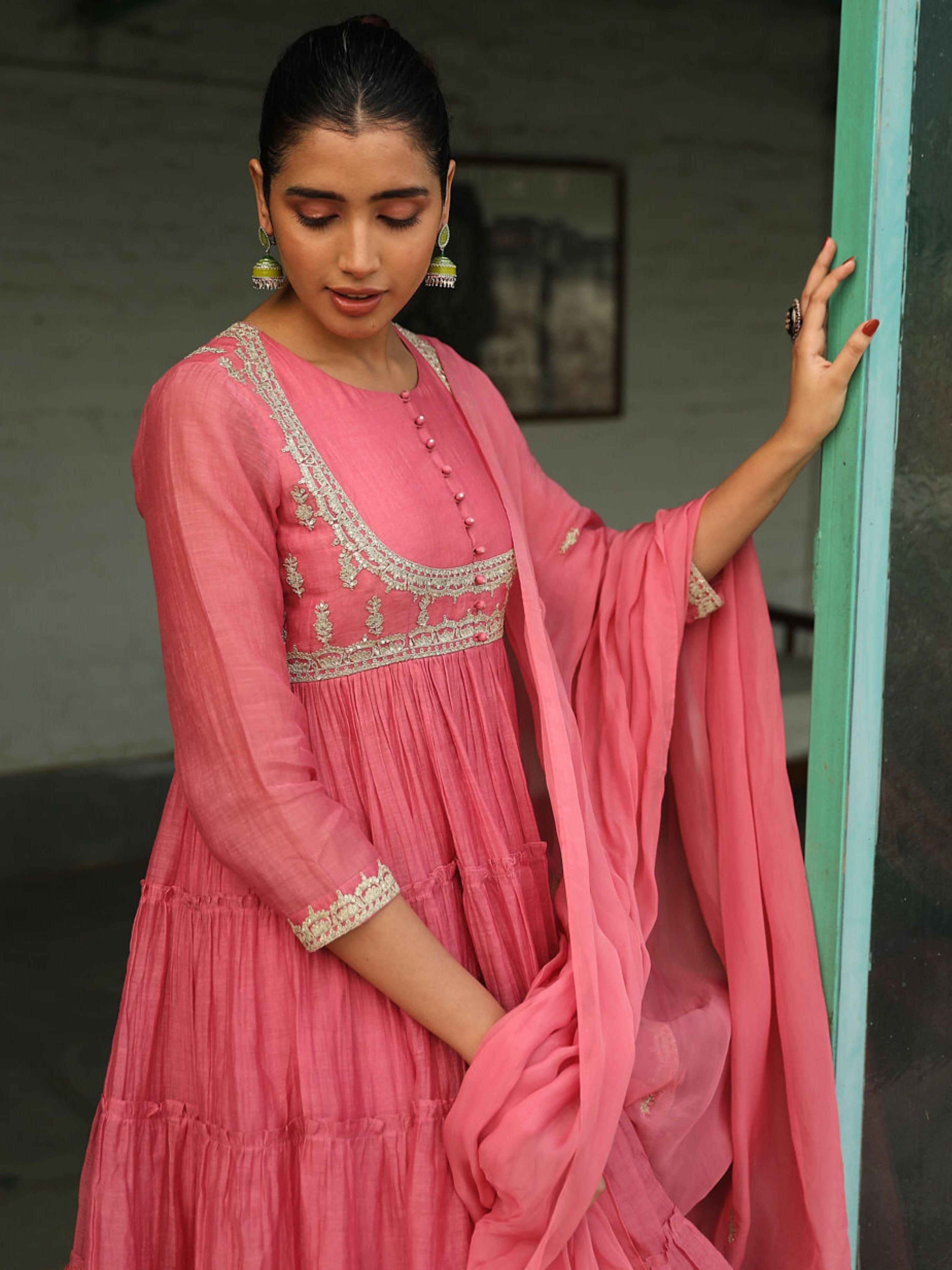 Vardaah Kurta Set by RoohbyRidhimaa with Large, Medium, Small, X-Large, X-Small at Kamakhyaa for sustainable fashion