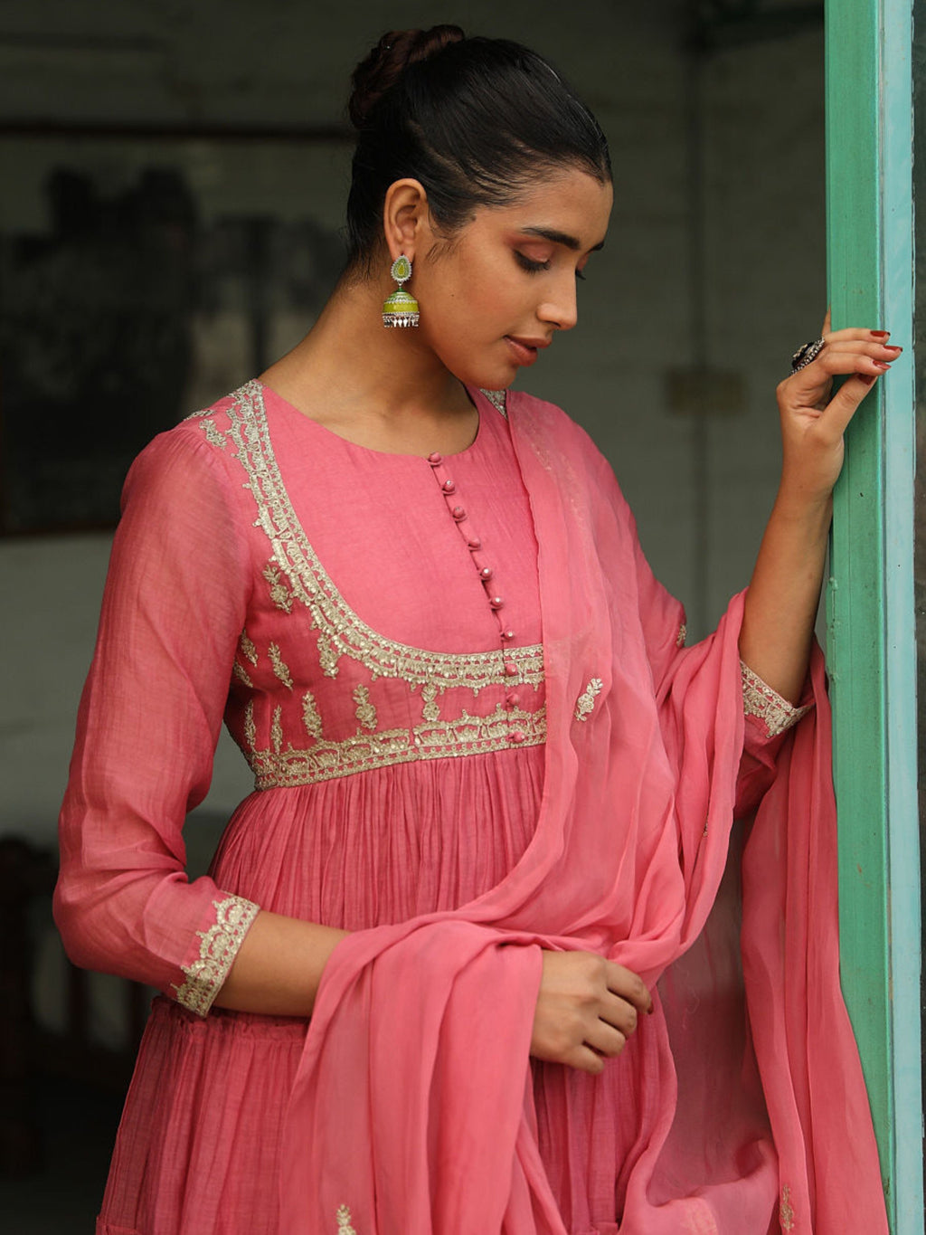 Vardaah Kurta Set by RoohbyRidhimaa with Large, Medium, Small, X-Large, X-Small at Kamakhyaa for sustainable fashion