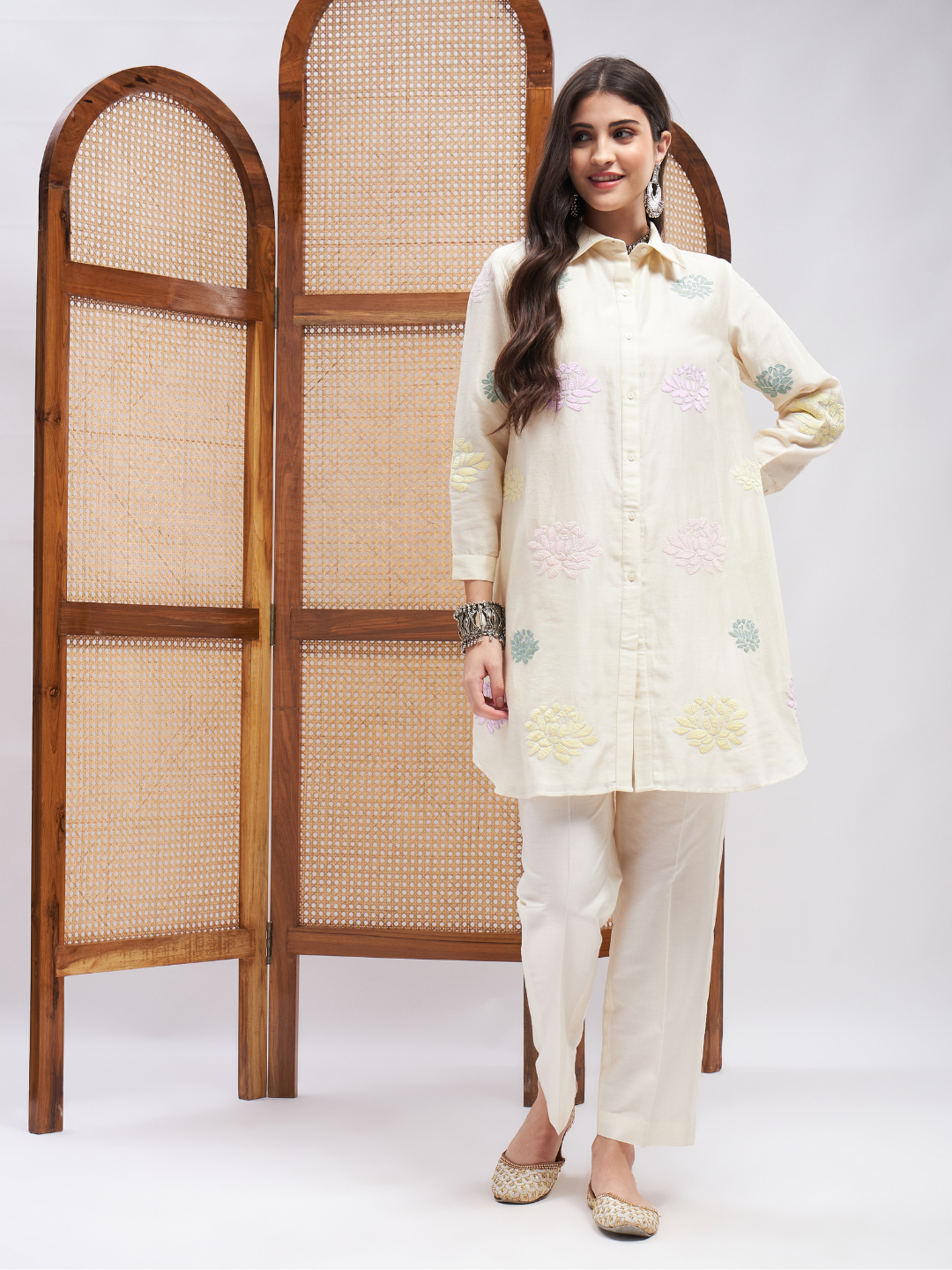 Falsafa Kurta Set by RoohbyRidhimaa with Large, Medium, Small, X-Large, X-Small at Kamakhyaa for sustainable fashion