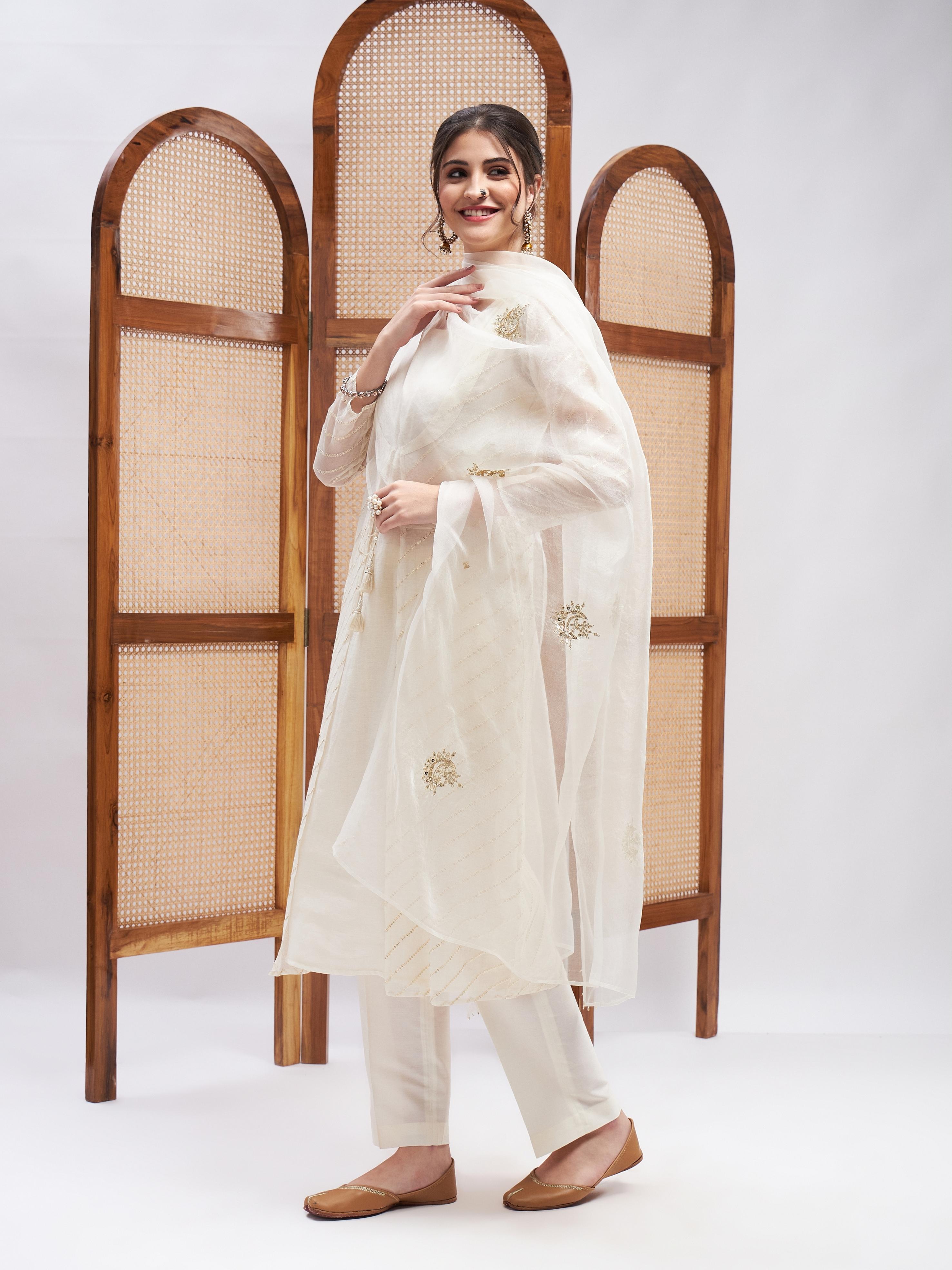 Chand Bali Kurta Set by RoohbyRidhimaa with Large, Medium, Small, X-Large, X-Small at Kamakhyaa for sustainable fashion