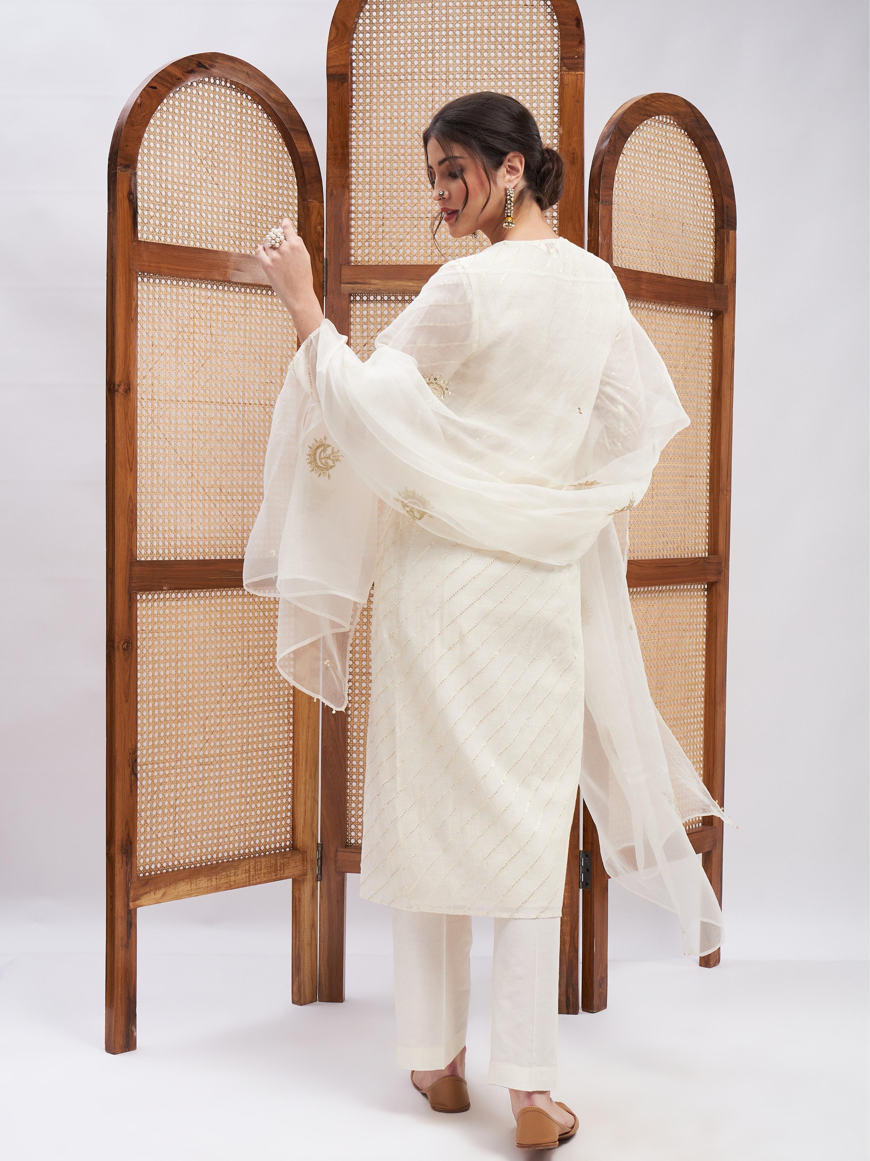 Chand Bali Kurta Set by RoohbyRidhimaa with Large, Medium, Small, X-Large, X-Small at Kamakhyaa for sustainable fashion