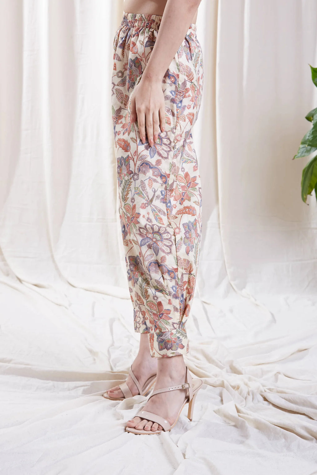 Aria White Co-Ord Set by Hasttvam with CottonFloralFusionWhiteHandmade by artisans, Natural dyes, Respondible production and Vegan at Kamakhyaa for sustainable fashion