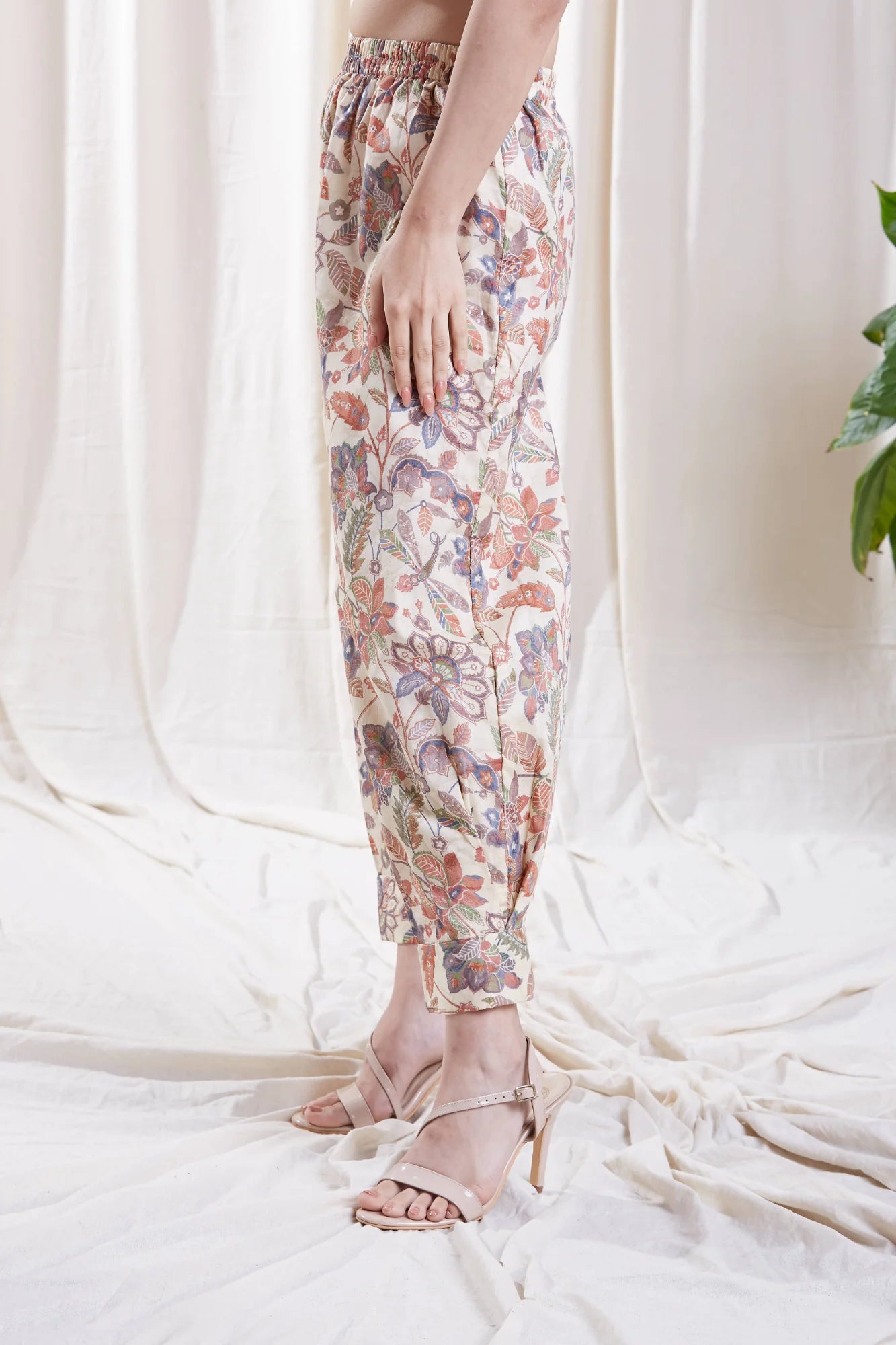 Aria White Co-Ord Set by Hasttvam with CottonFloralFusionWhiteHandmade by artisans, Natural dyes, Respondible production and Vegan at Kamakhyaa for sustainable fashion