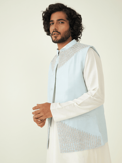 Zuri Bundi by RoohbyRidhimaa with Qala By RoohbyRidhimaa at Kamakhyaa for sustainable fashion