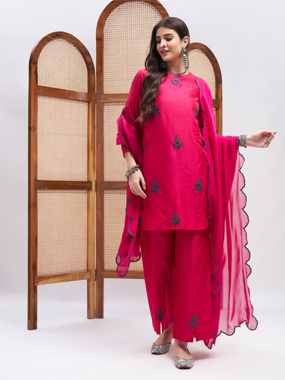 Khwabeeda Kurta Set by RoohbyRidhimaa with Large, Medium, Small, X-Large, X-Small at Kamakhyaa for sustainable fashion