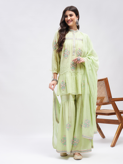 Nazakat Kurta Set by RoohbyRidhimaa with Large, Medium, Small, X-Large, X-Small at Kamakhyaa for sustainable fashion