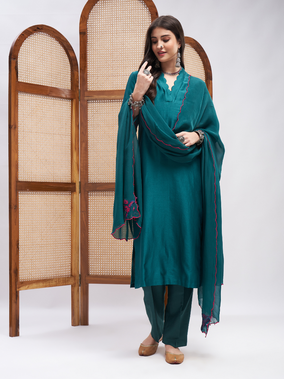 Resham Kurta Set by RoohbyRidhimaa with Large, Medium, Small, X-Large, X-Small at Kamakhyaa for sustainable fashion