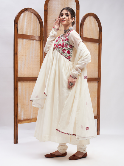 Rimjhim Kurta Set by RoohbyRidhimaa with Large, Medium, Small, X-Large, X-Small at Kamakhyaa for sustainable fashion